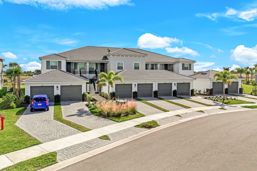 11811 Venetian Lagoon Dr #102, Fort Myers, FL 33913