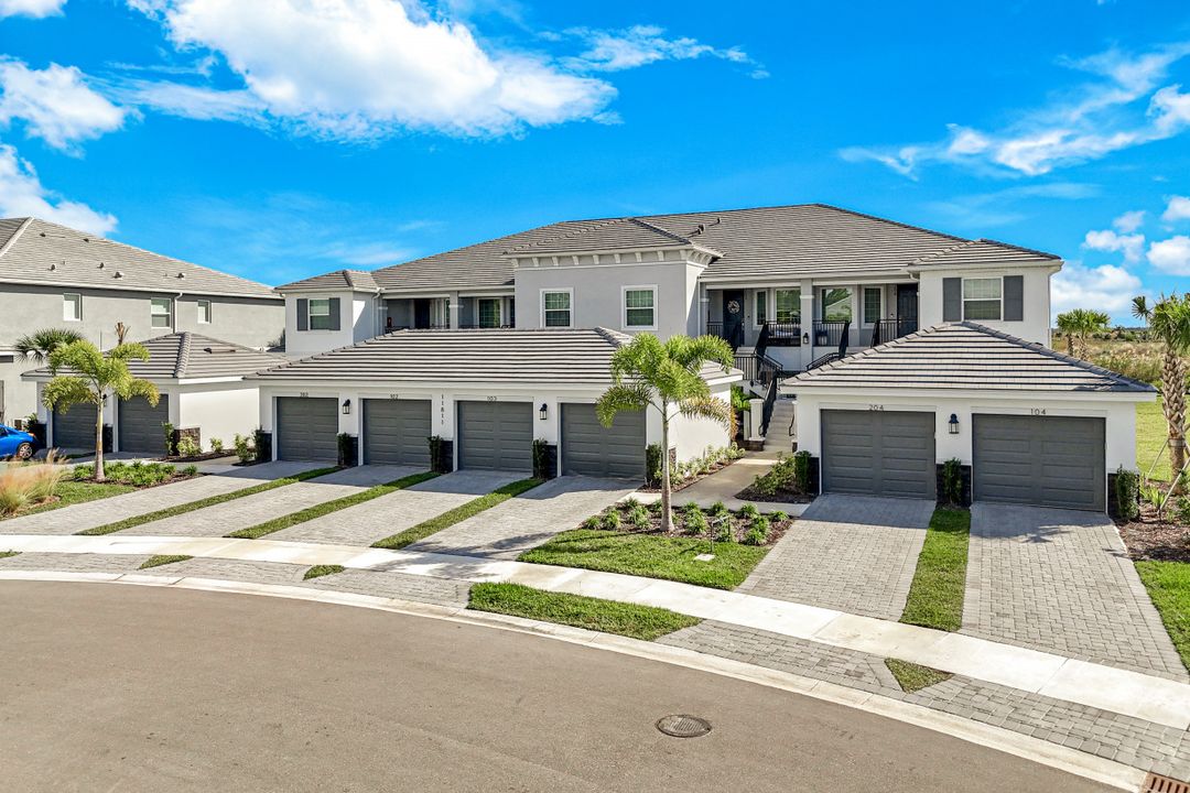 11811 Venetian Lagoon Dr #102, Fort Myers, FL 33913