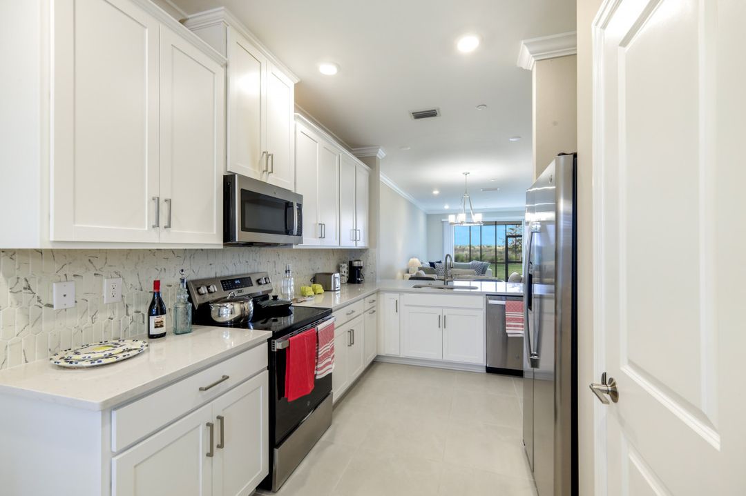 11811 Venetian Lagoon Dr #102, Fort Myers, FL 33913