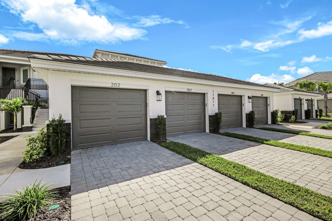 11811 Venetian Lagoon Dr #102, Fort Myers, FL 33913