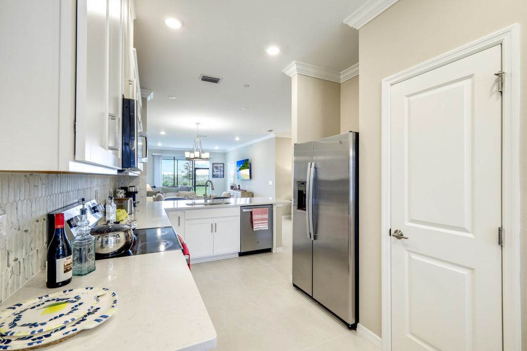 11811 Venetian Lagoon Dr #102, Fort Myers, FL 33913