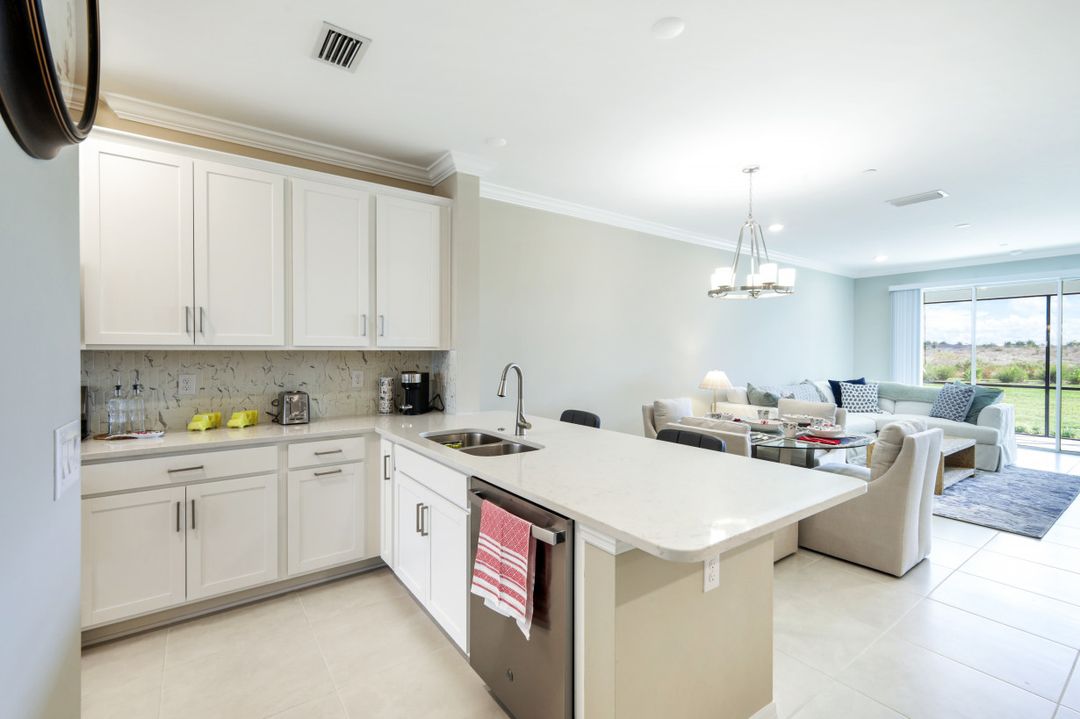 11811 Venetian Lagoon Dr #102, Fort Myers, FL 33913