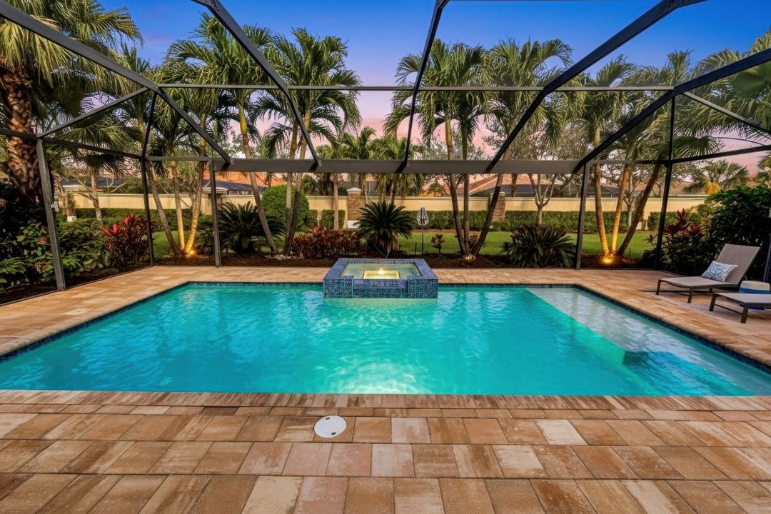 9314 Quarry Dr, Naples, FL 34120