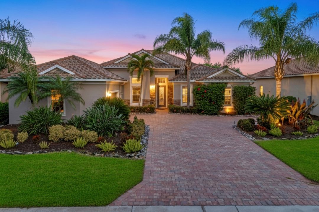 9314 Quarry Dr, Naples, FL 34120