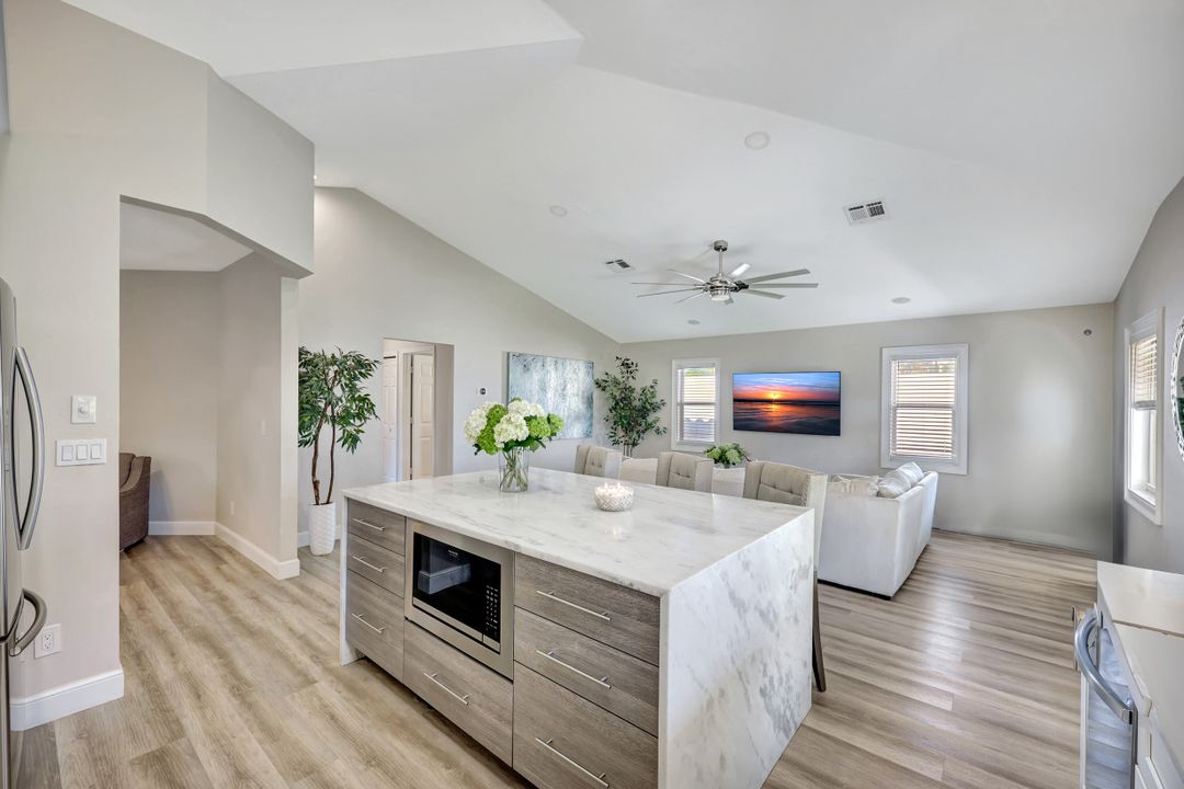 5138 Kristin Ct, Naples, FL 34105