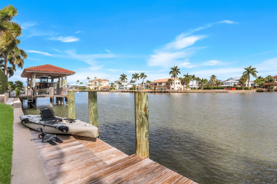 290 Channel Dr, Naples, FL 34108