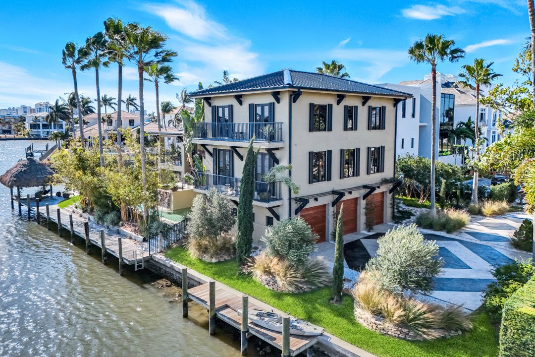 290 Channel Dr, Naples, FL 34108