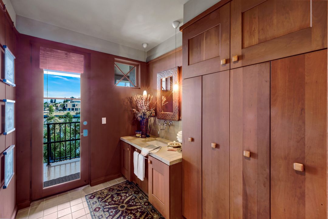 290 Channel Dr, Naples, FL 34108