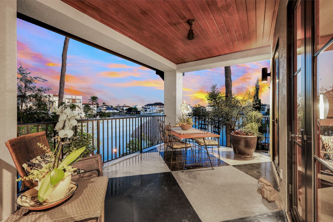 290 Channel Dr, Naples, FL 34108