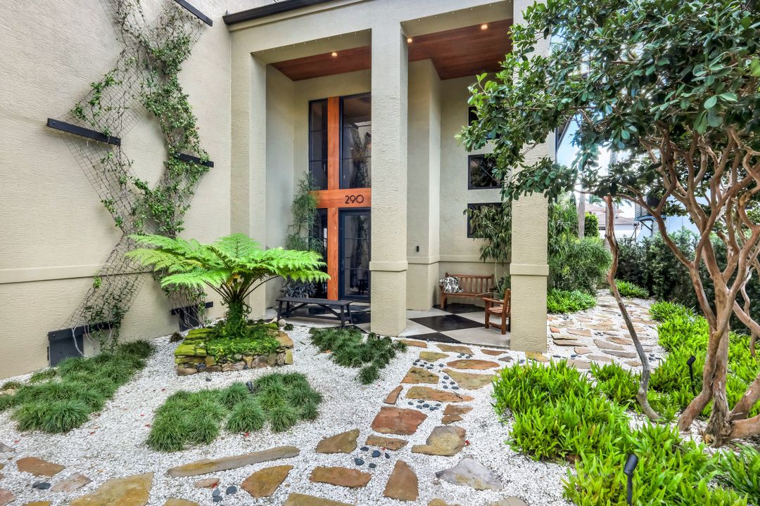 290 Channel Dr, Naples, FL 34108