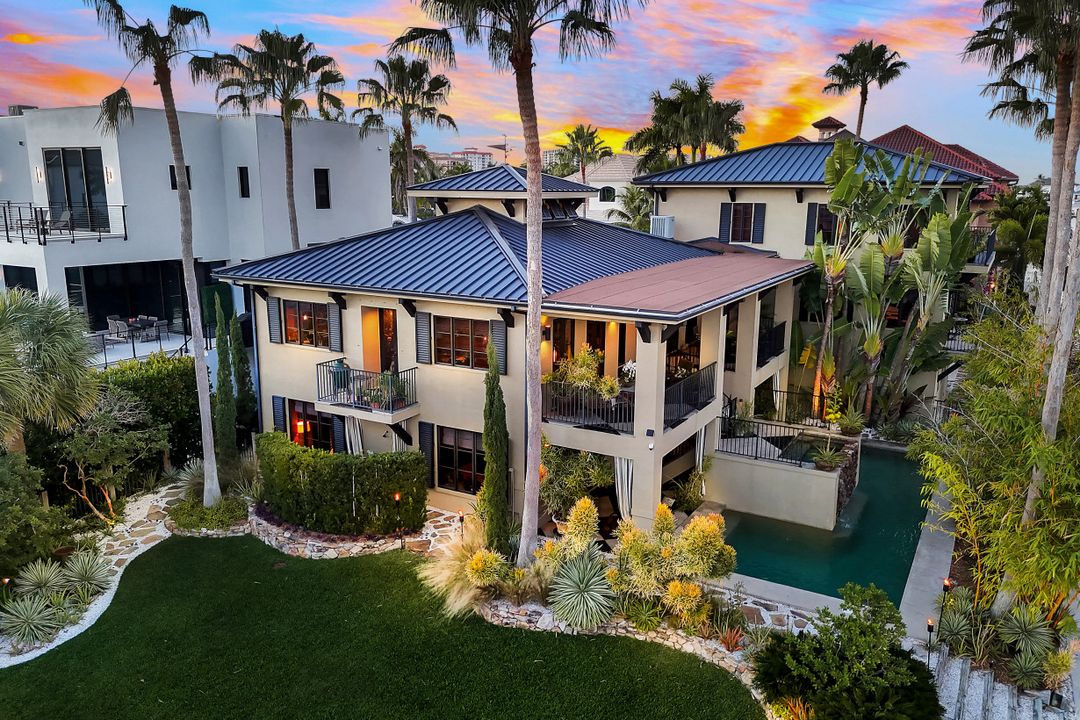 290 Channel Dr, Naples, FL 34108