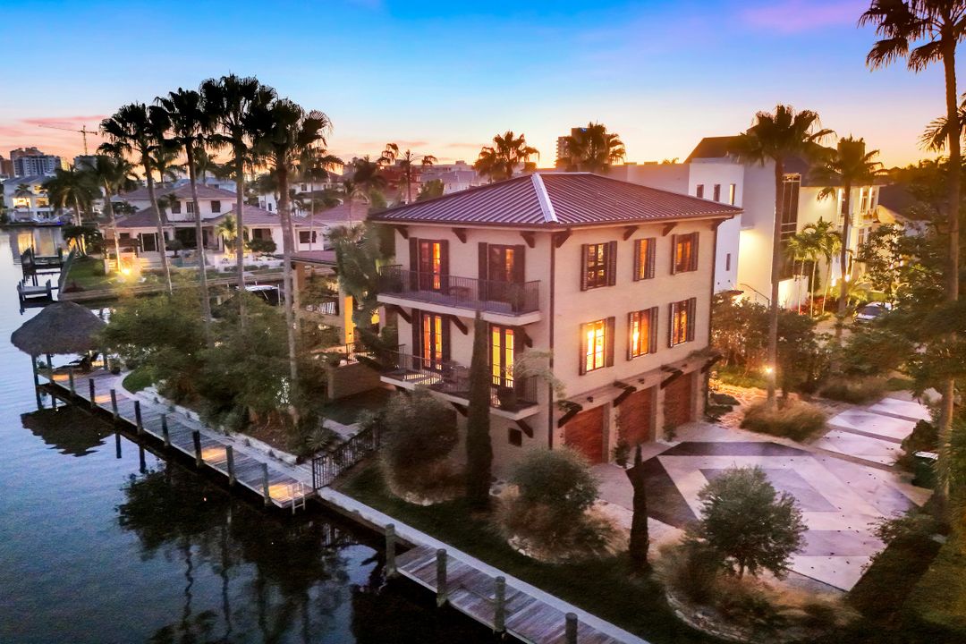 290 Channel Dr, Naples, FL 34108