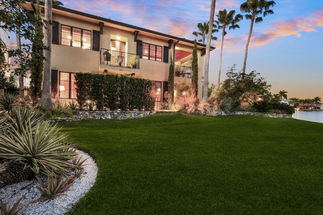 290 Channel Dr, Naples, FL 34108