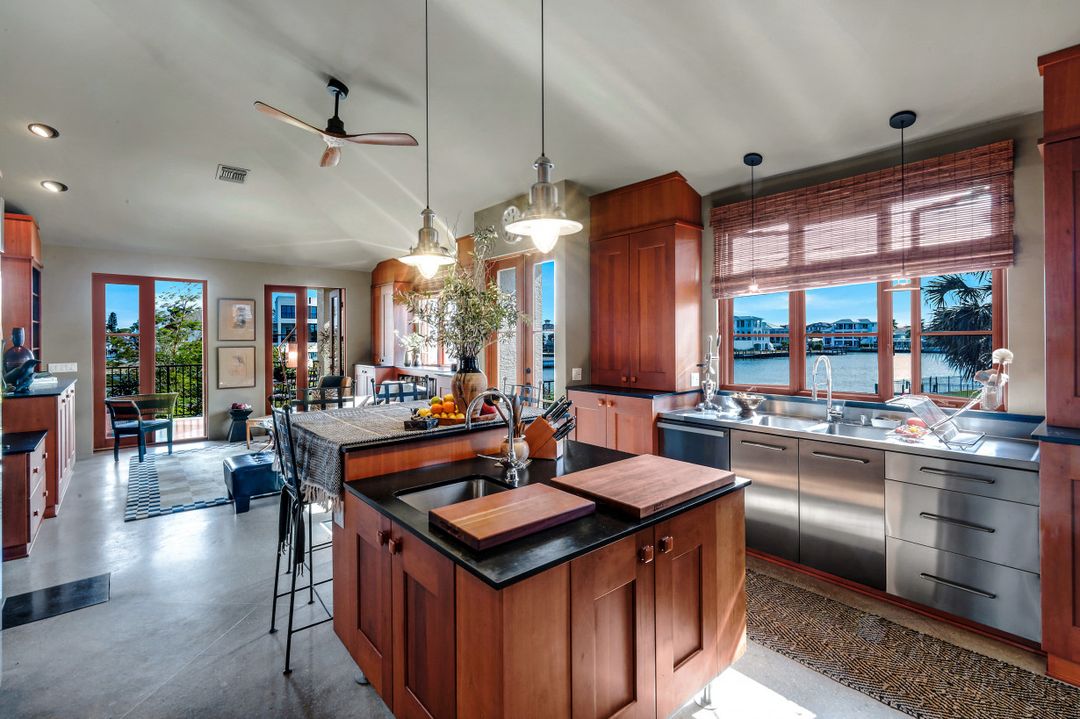 290 Channel Dr, Naples, FL 34108