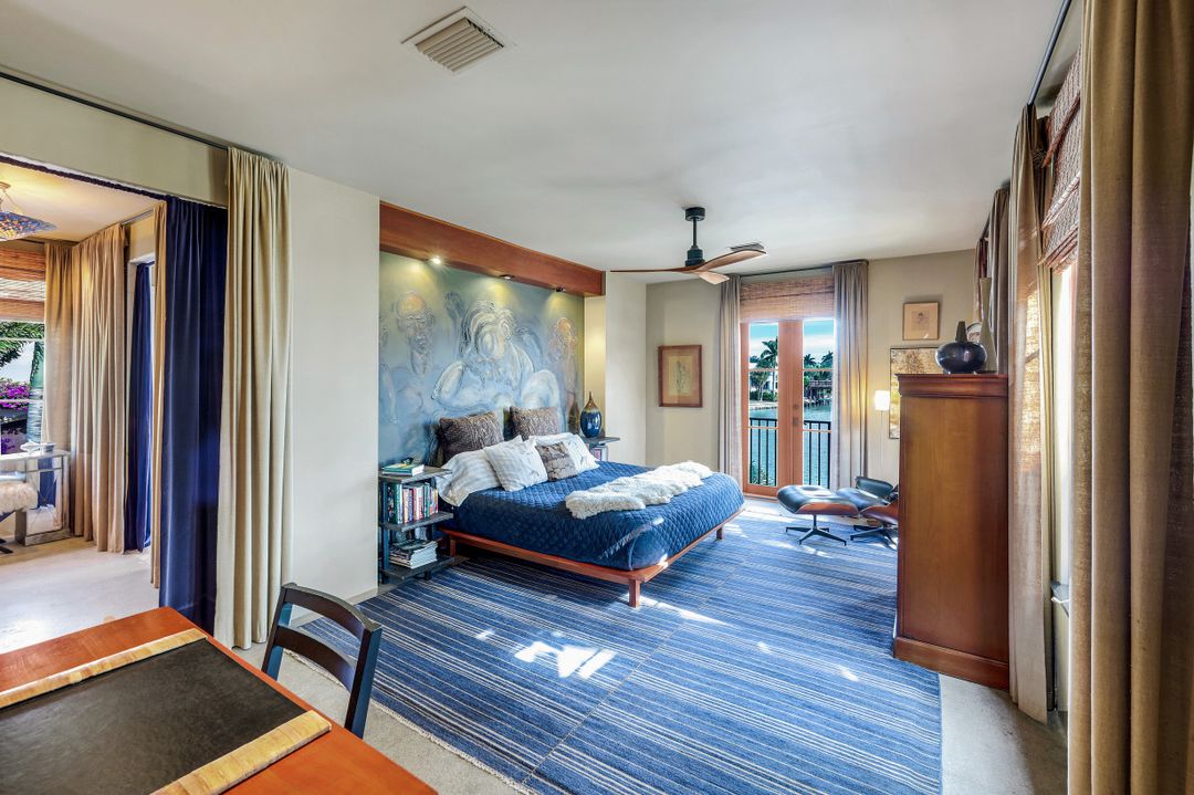 290 Channel Dr, Naples, FL 34108