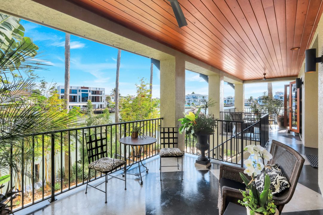 290 Channel Dr, Naples, FL 34108