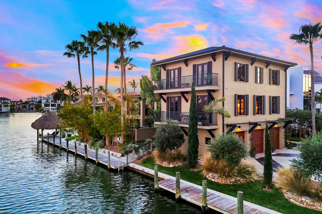 290 Channel Dr, Naples, FL 34108