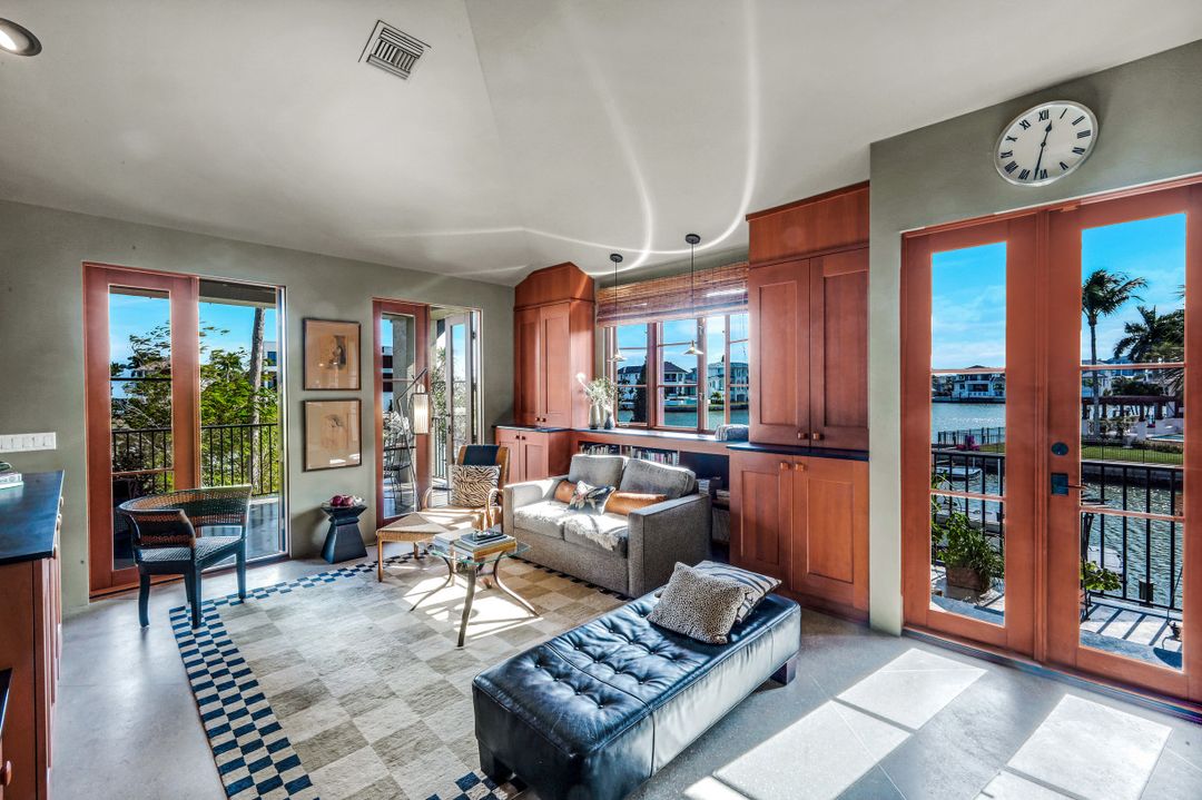 290 Channel Dr, Naples, FL 34108