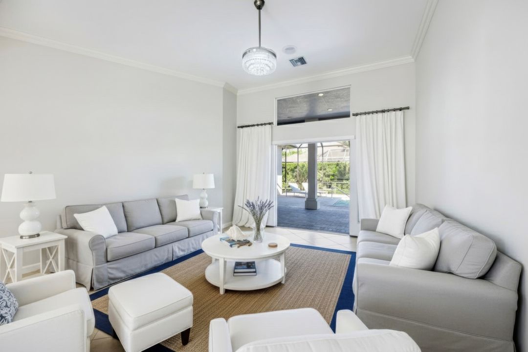 2035 Castle Garden Ln, Naples, FL 34110