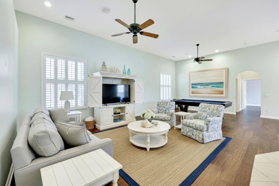 2035 Castle Garden Ln, Naples, FL 34110