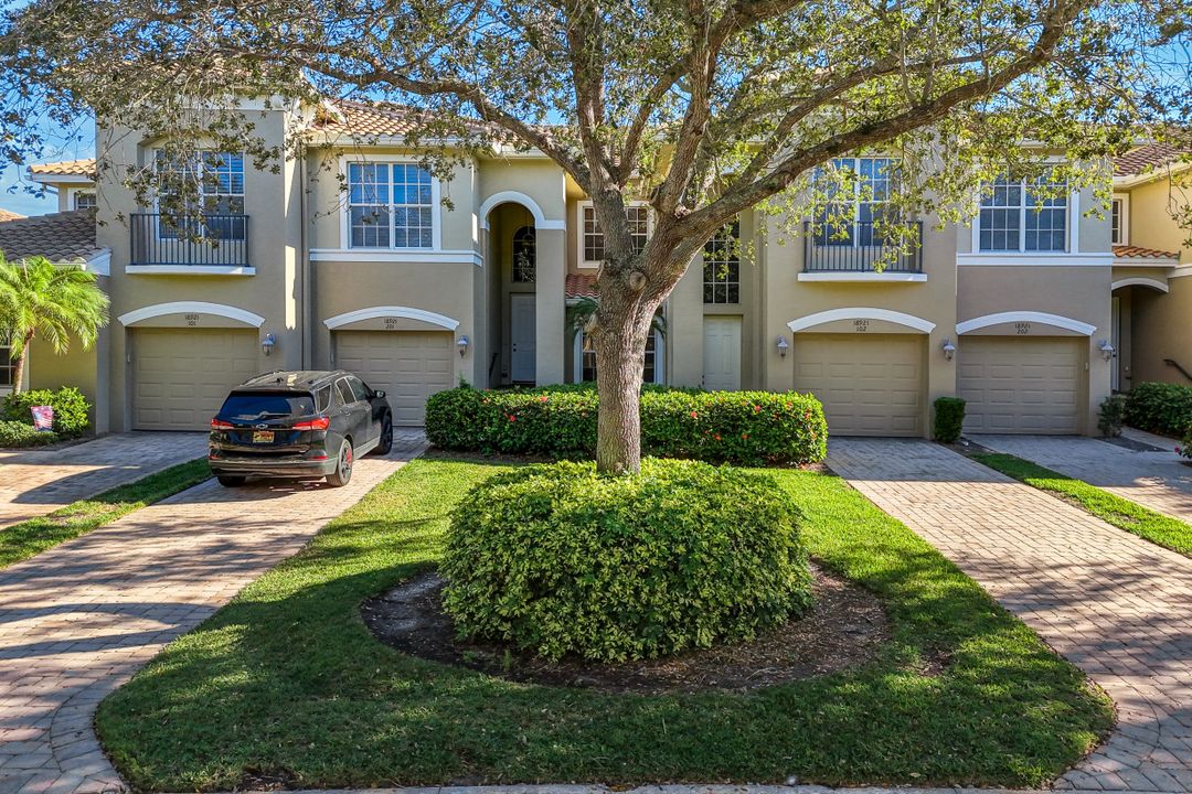 18921 Bay Woods Lake Dr #102, Fort Myers, FL 33908