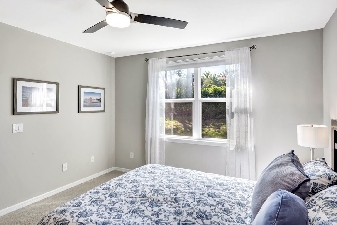 14863 Edgewater Cir, Naples, FL 34114