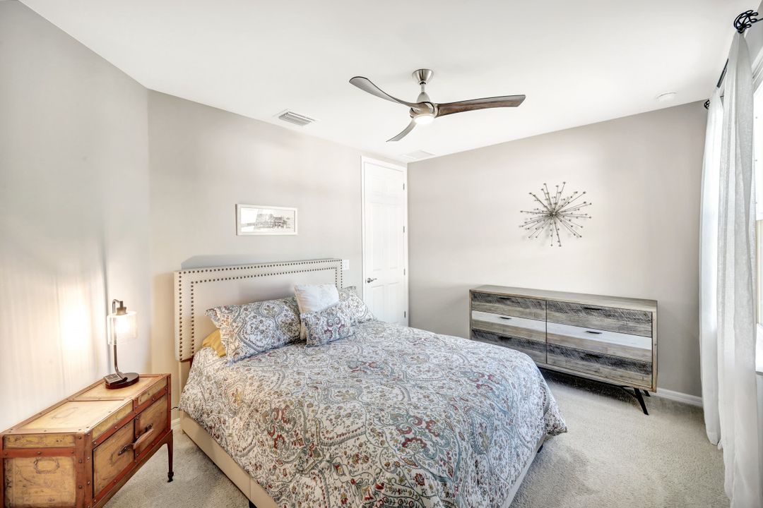 14863 Edgewater Cir, Naples, FL 34114