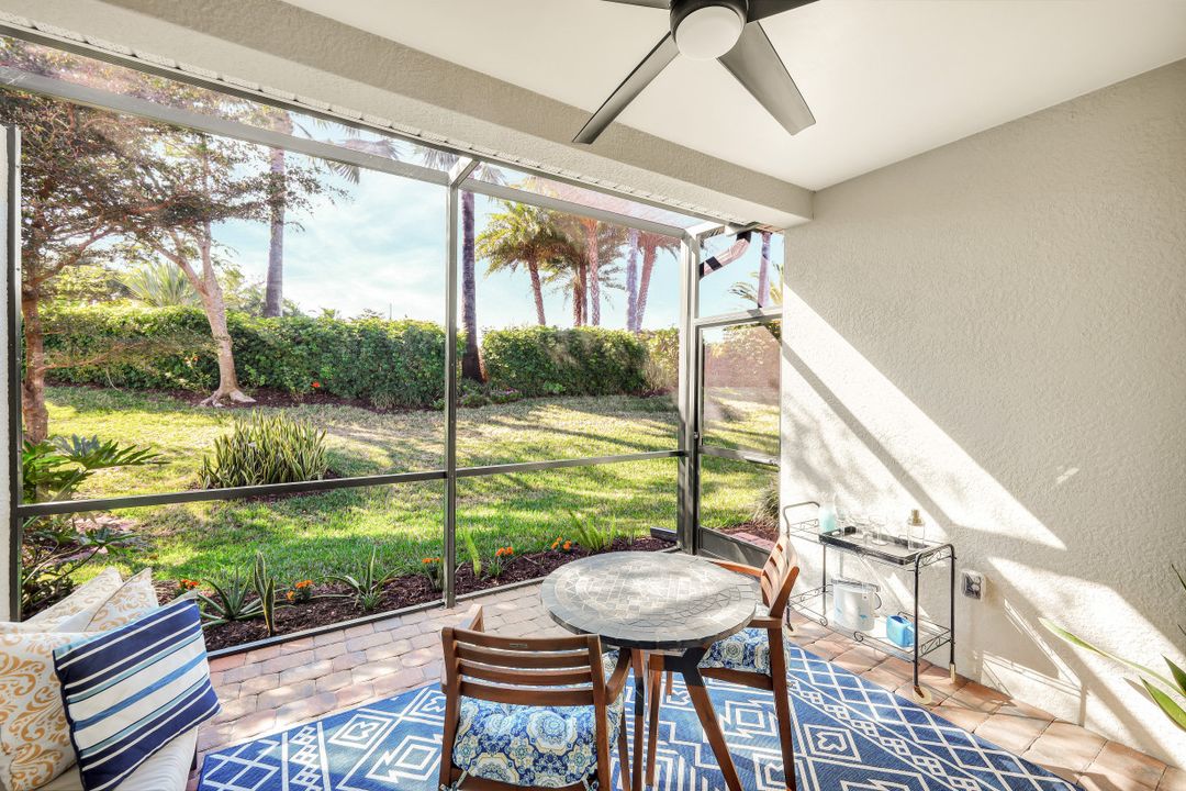 14863 Edgewater Cir, Naples, FL 34114