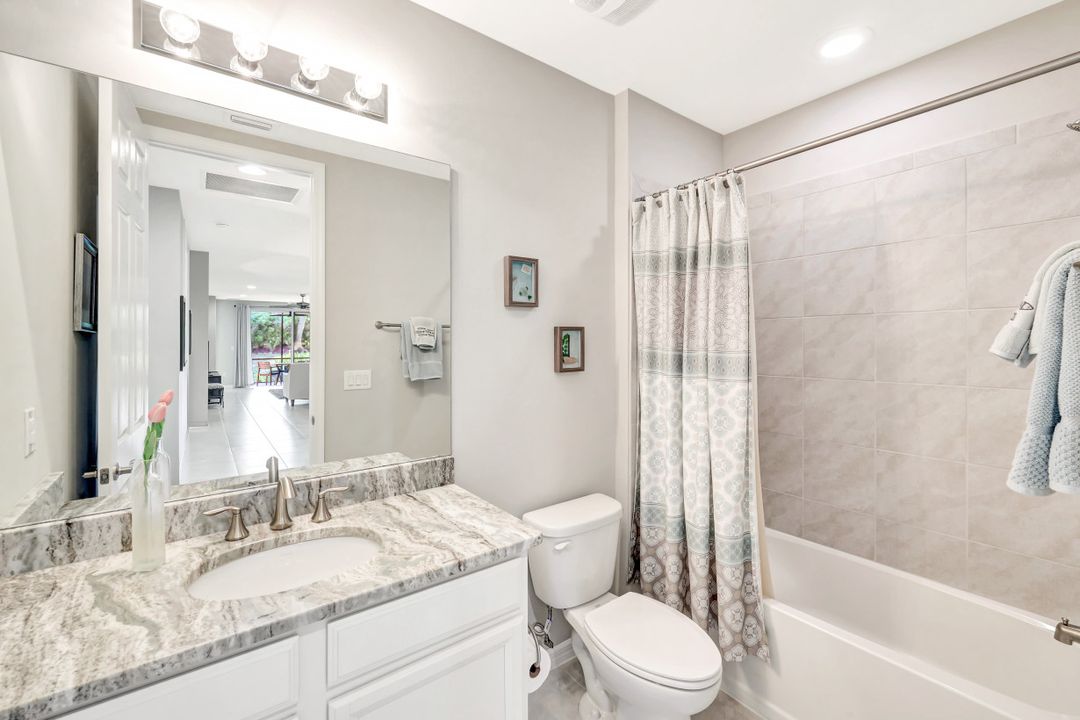 14863 Edgewater Cir, Naples, FL 34114