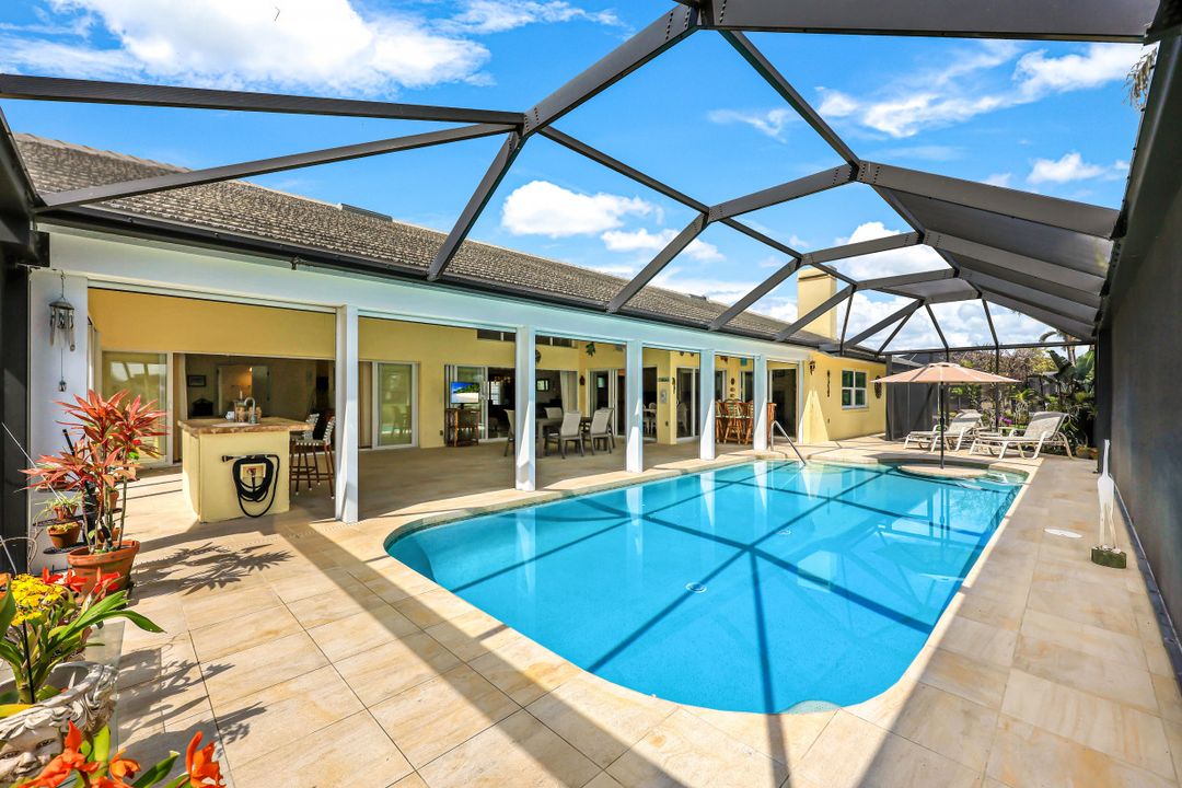 28415 Sombrero Dr, Bonita Springs, FL 34135