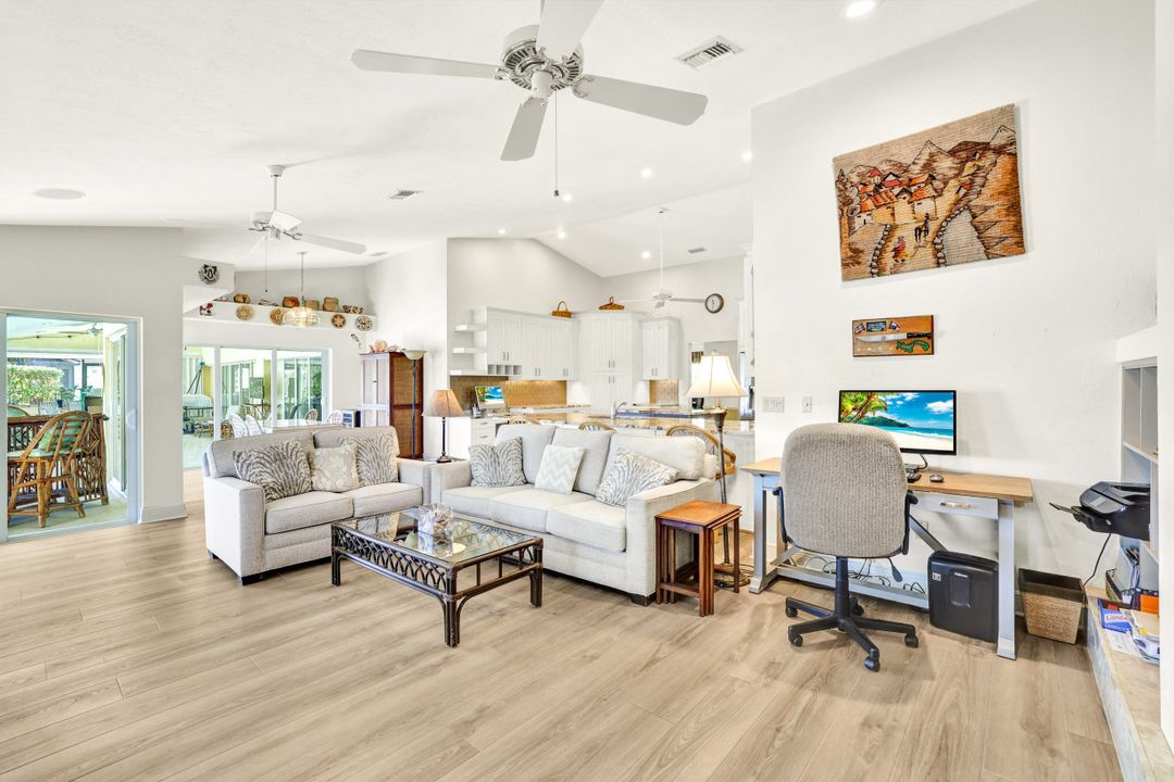 28415 Sombrero Dr, Bonita Springs, FL 34135