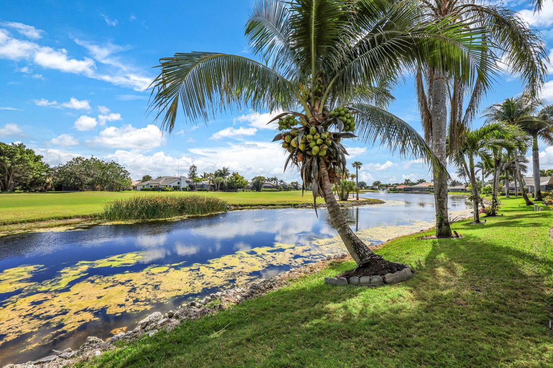 28415 Sombrero Dr, Bonita Springs, FL 34135