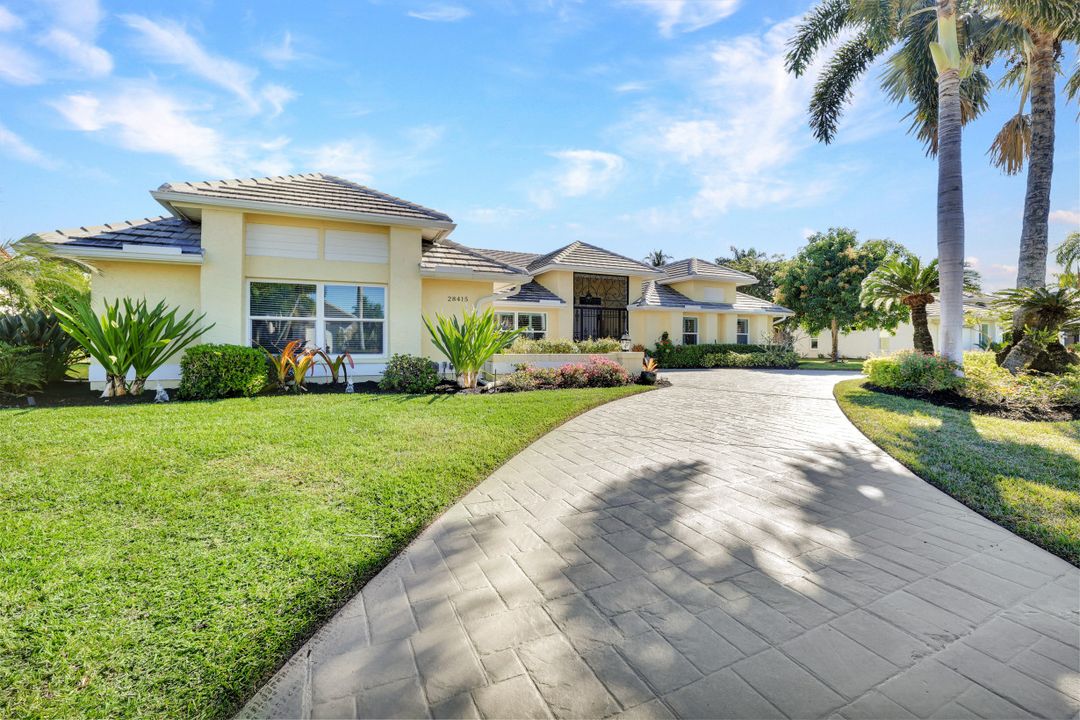 28415 Sombrero Dr, Bonita Springs, FL 34135
