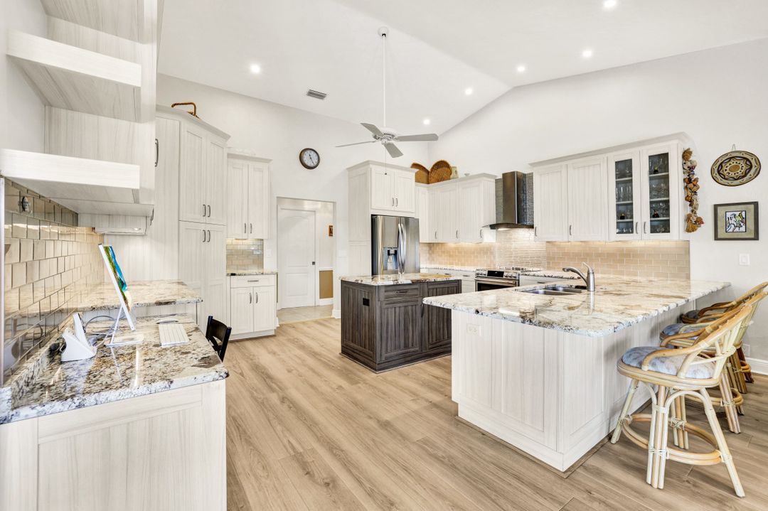 28415 Sombrero Dr, Bonita Springs, FL 34135