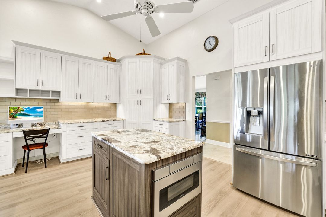 28415 Sombrero Dr, Bonita Springs, FL 34135