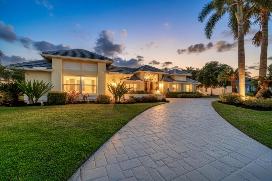 28415 Sombrero Dr, Bonita Springs, FL 34135