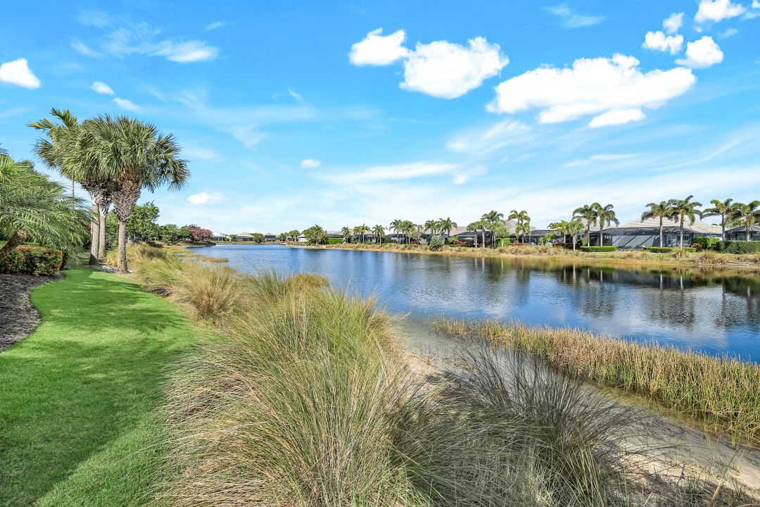 6348 Lyford Isle Dr, Naples, FL 34113