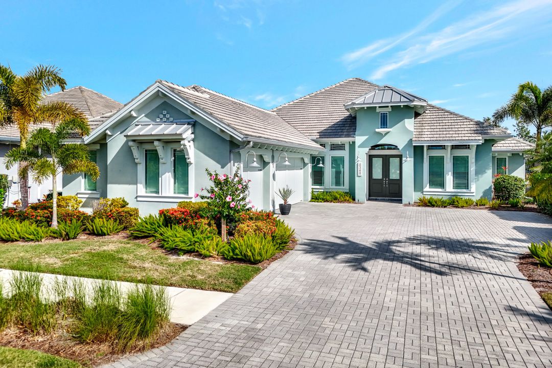 6348 Lyford Isle Dr, Naples, FL 34113