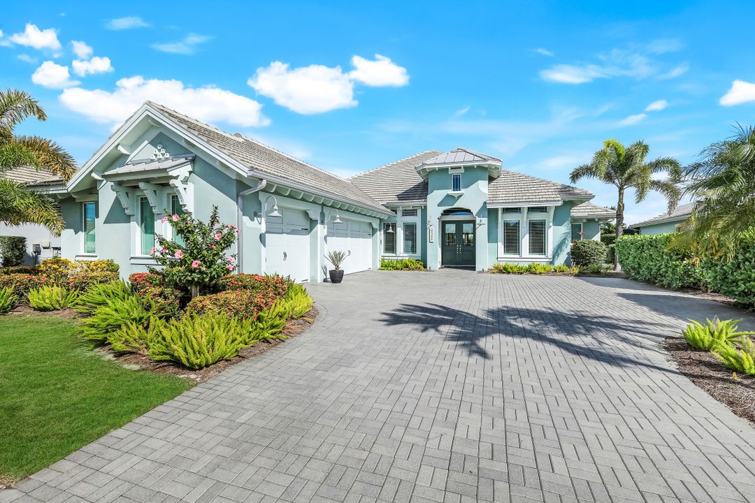 6348 Lyford Isle Dr, Naples, FL 34113