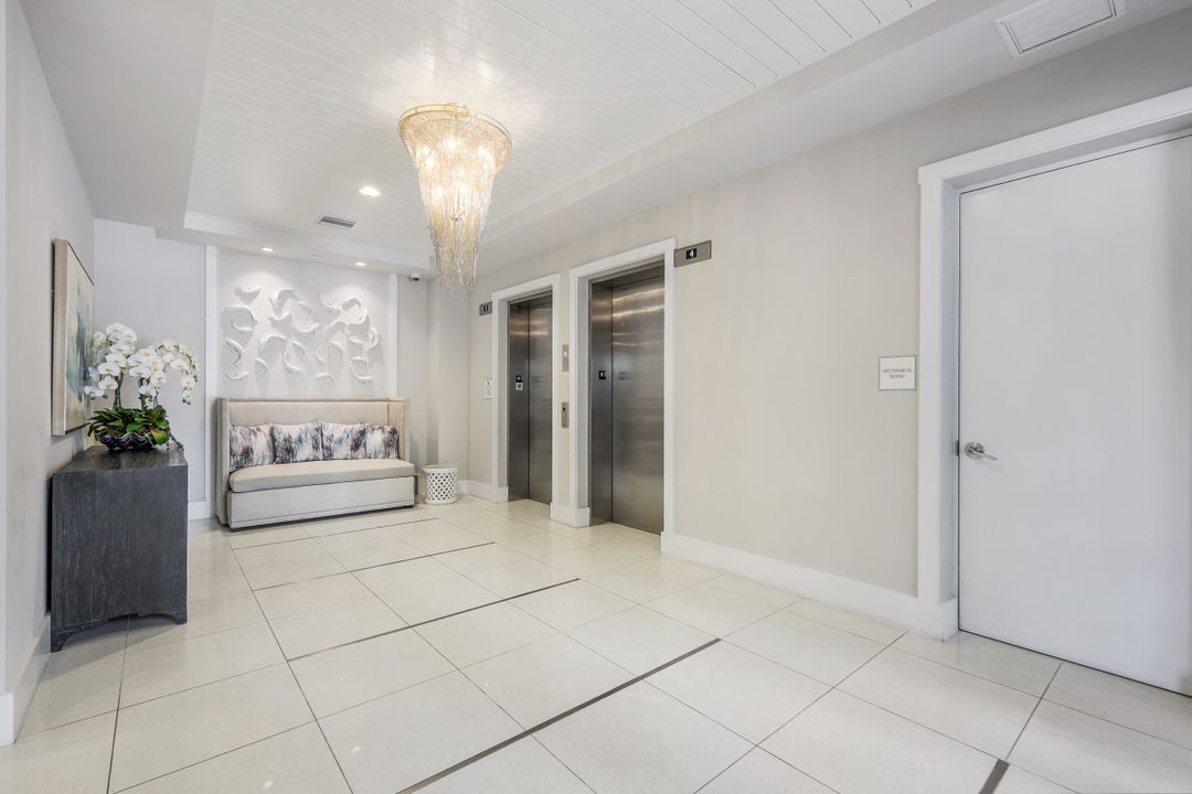 1035 3rd Ave S #215, Naples, FL 34102