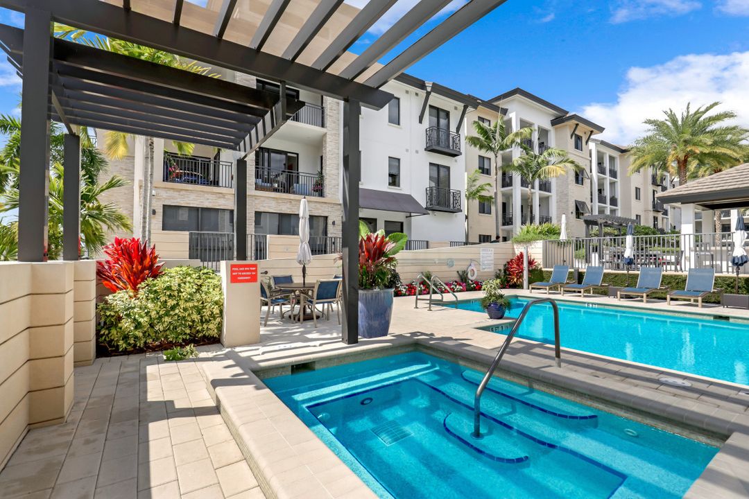 1035 3rd Ave S #215, Naples, FL 34102