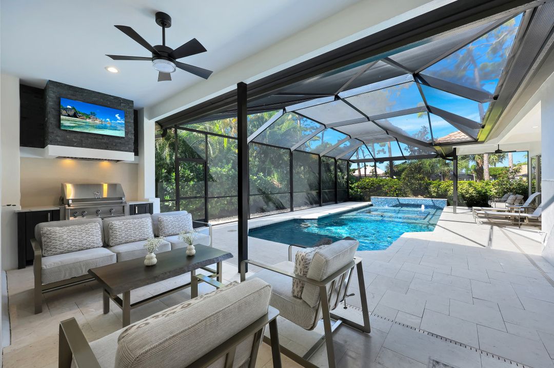 237 Charleston Ct, Naples, FL 34110