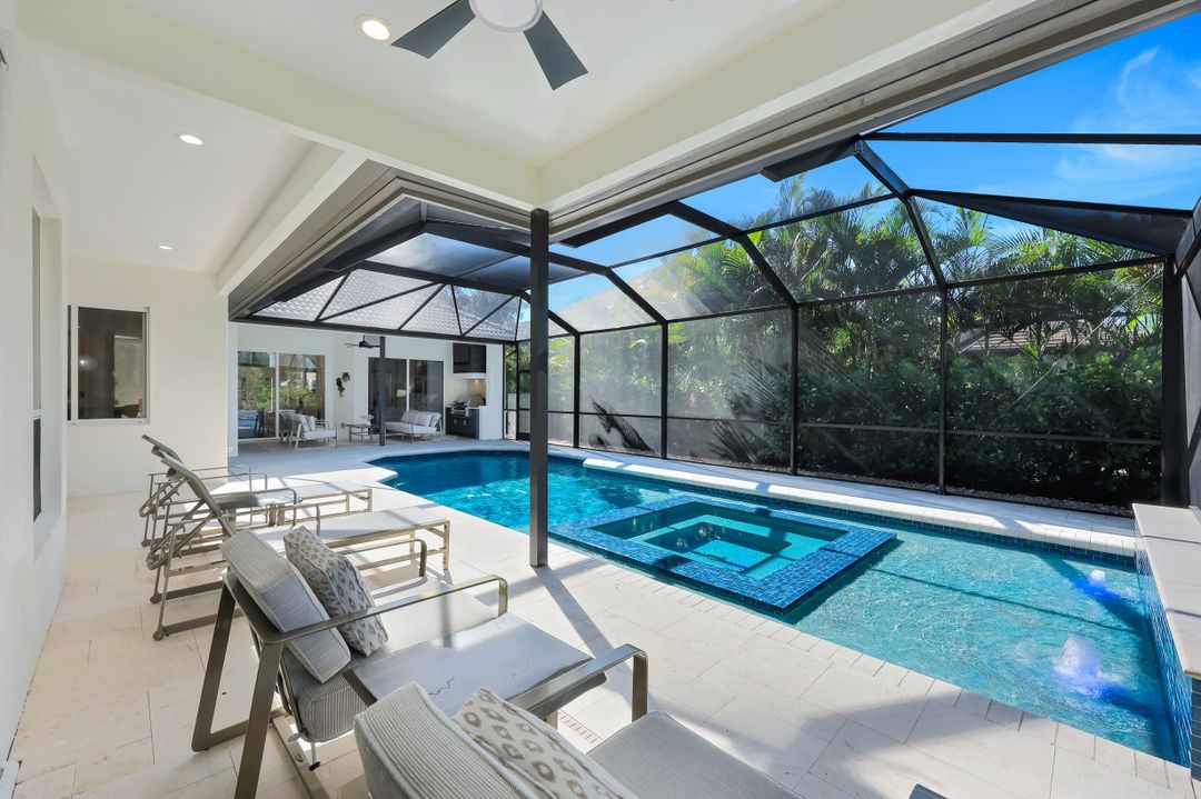 237 Charleston Ct, Naples, FL 34110