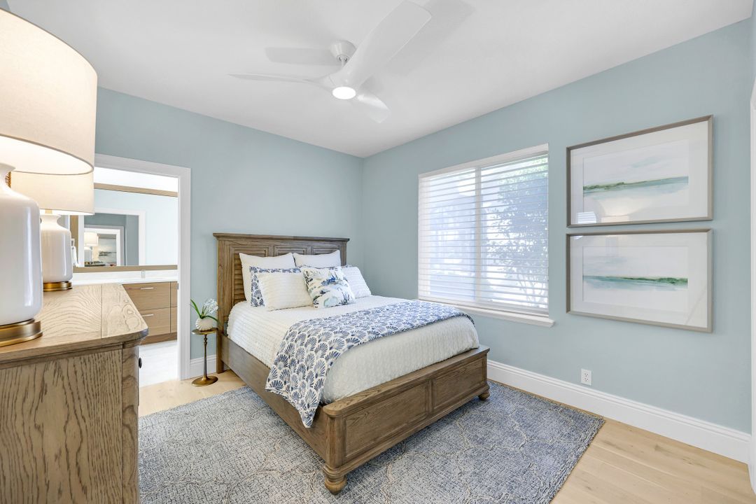 237 Charleston Ct, Naples, FL 34110