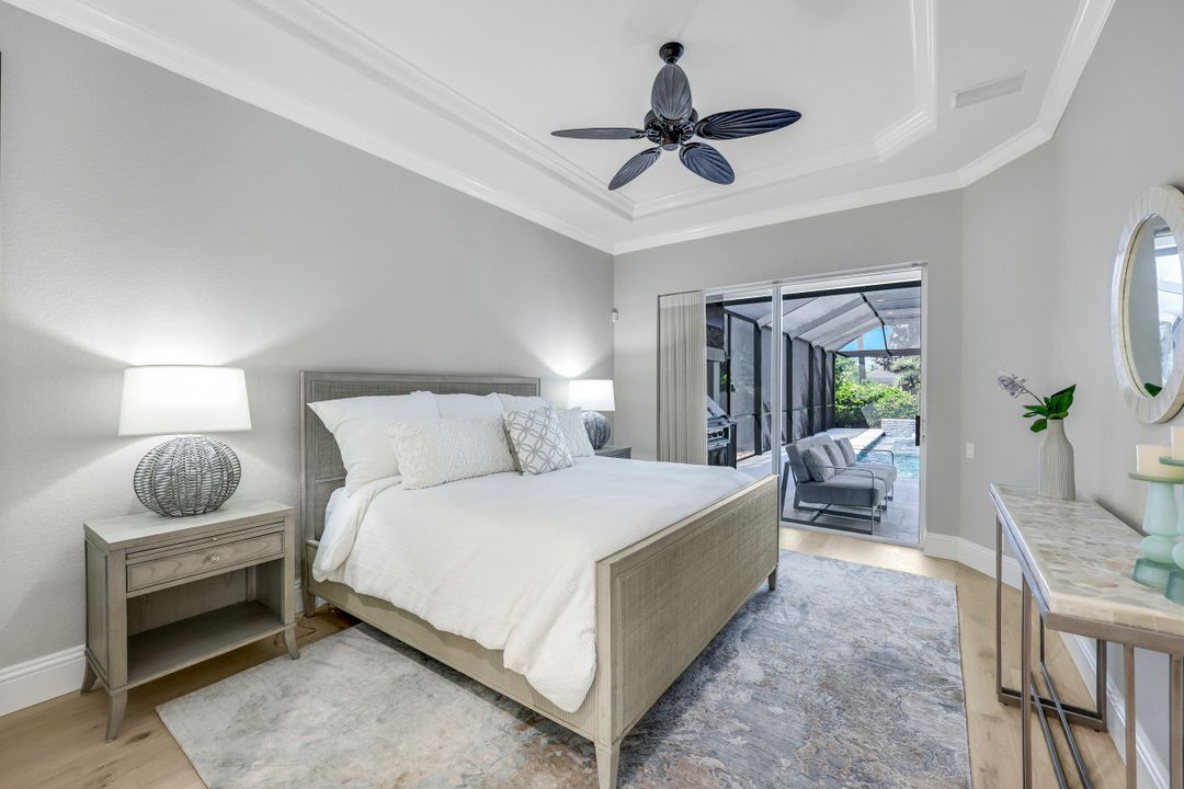 237 Charleston Ct, Naples, FL 34110