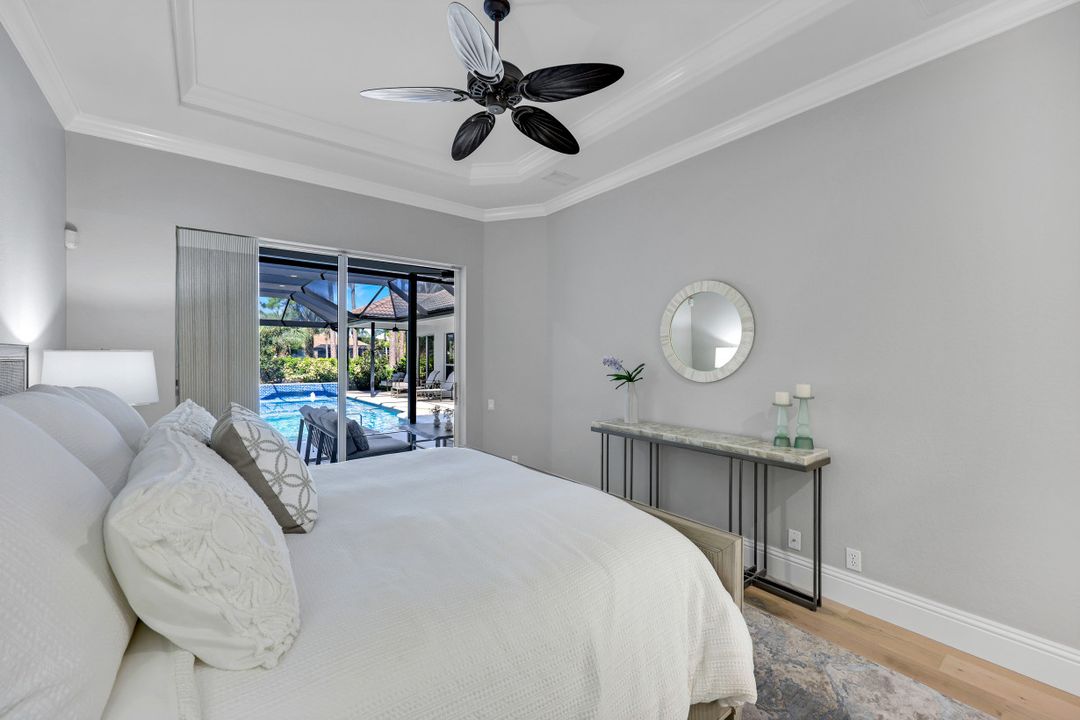 237 Charleston Ct, Naples, FL 34110