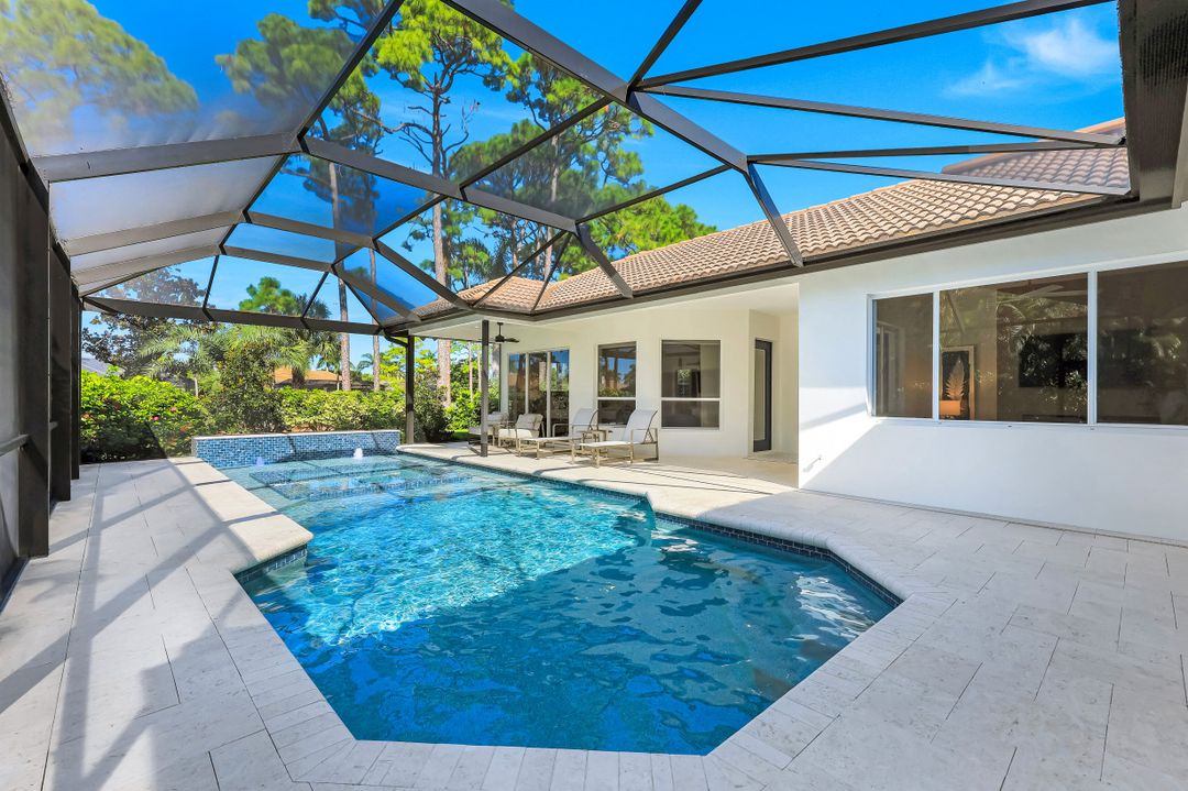 237 Charleston Ct, Naples, FL 34110