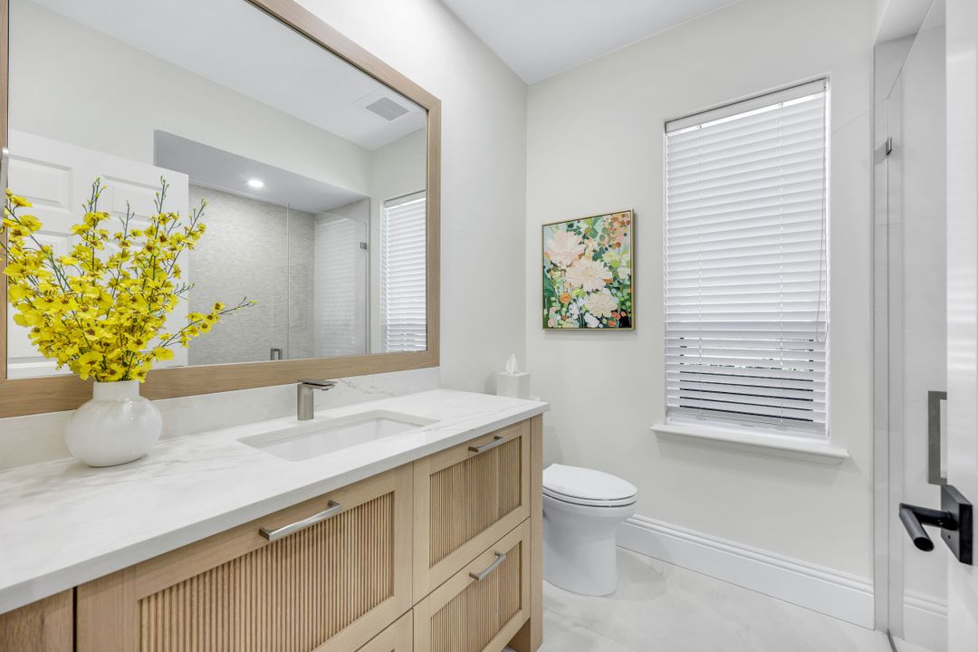 237 Charleston Ct, Naples, FL 34110