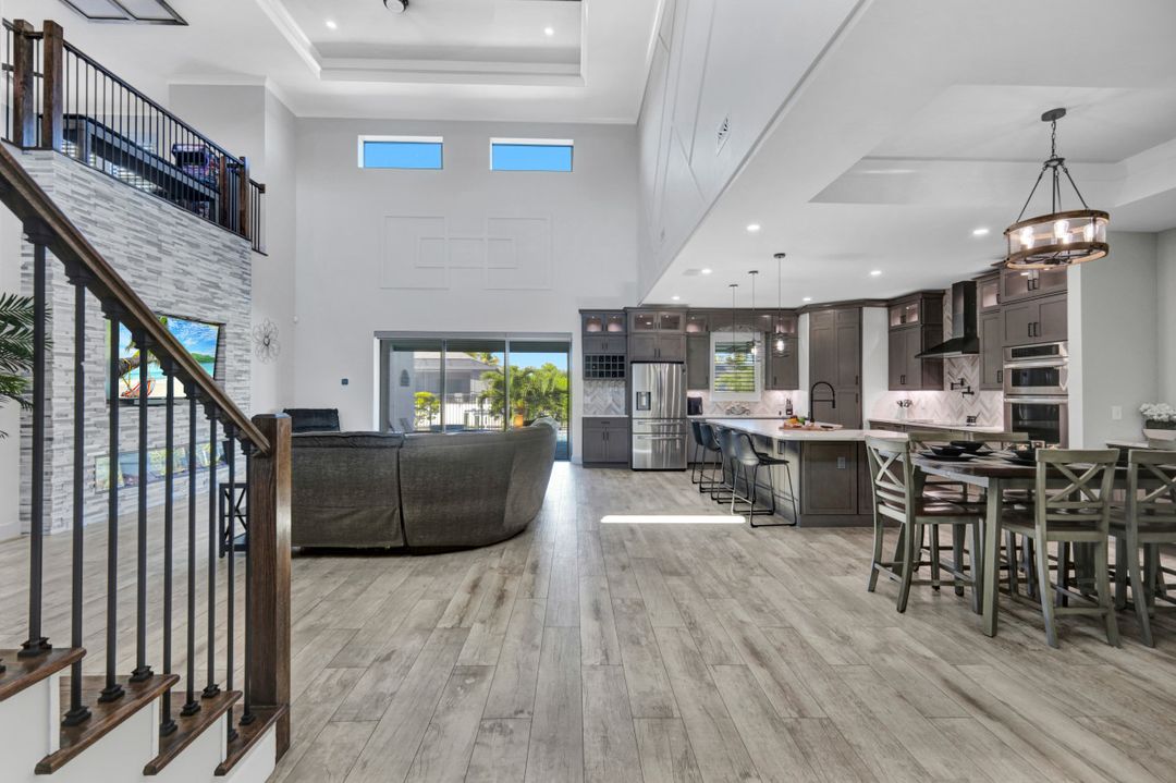 1909 SE 14th St, Cape Coral, FL 33990