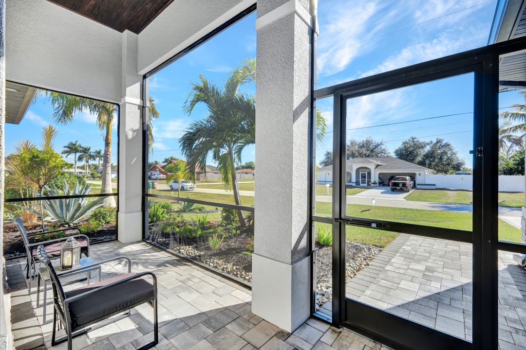 1909 SE 14th St, Cape Coral, FL 33990